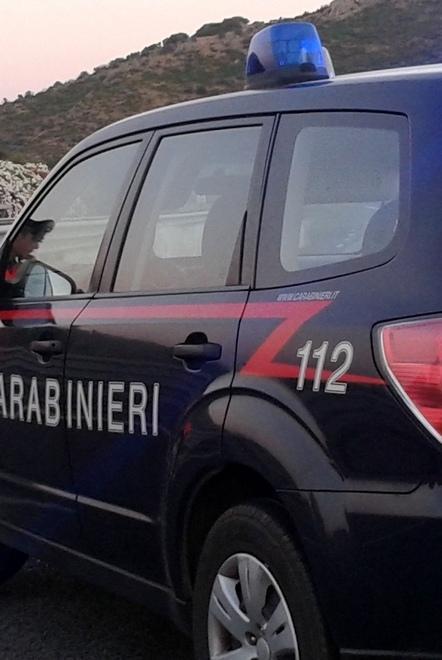 Fuori strada con l’auto, due giovani in rianimazione