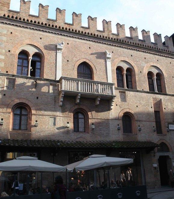 Il palazzo del Capitano del Popolo La storia in una seduta di studio