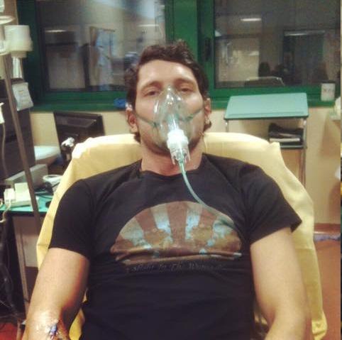 Aldo Montano in ospedale in una foto pubblicata dallo schermidore livornese sulla sua pagina Facebook