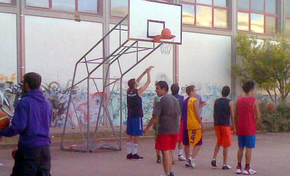 Sassari, campi da basket nei quartieri: gratis per tutti 