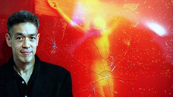 Il "Piss Christ" e l'autore Serrano