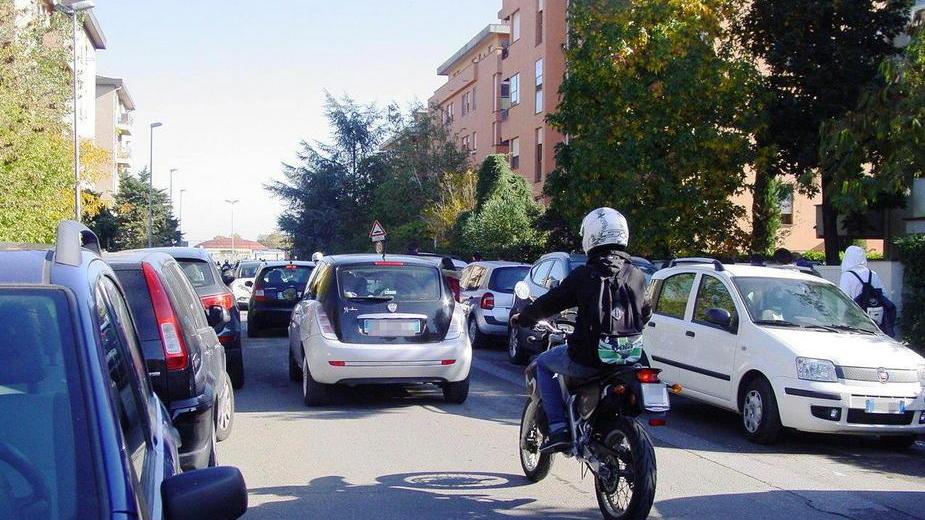 Slitta la pedonalizzazione del villaggio scolastico