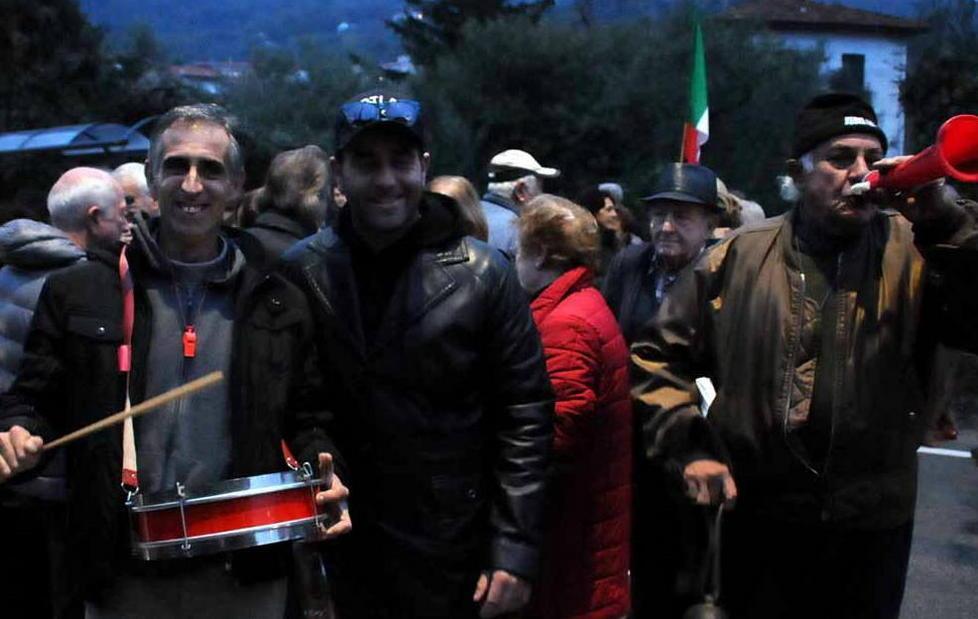 Albianesi in strada, l’indice sul sindaco 