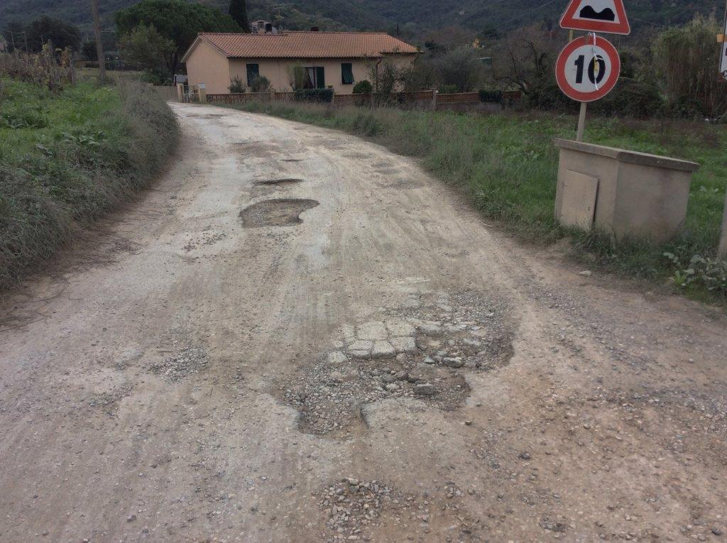 La strada di Valcarene a Portoferraio (foto di Gio' Di Stefano)