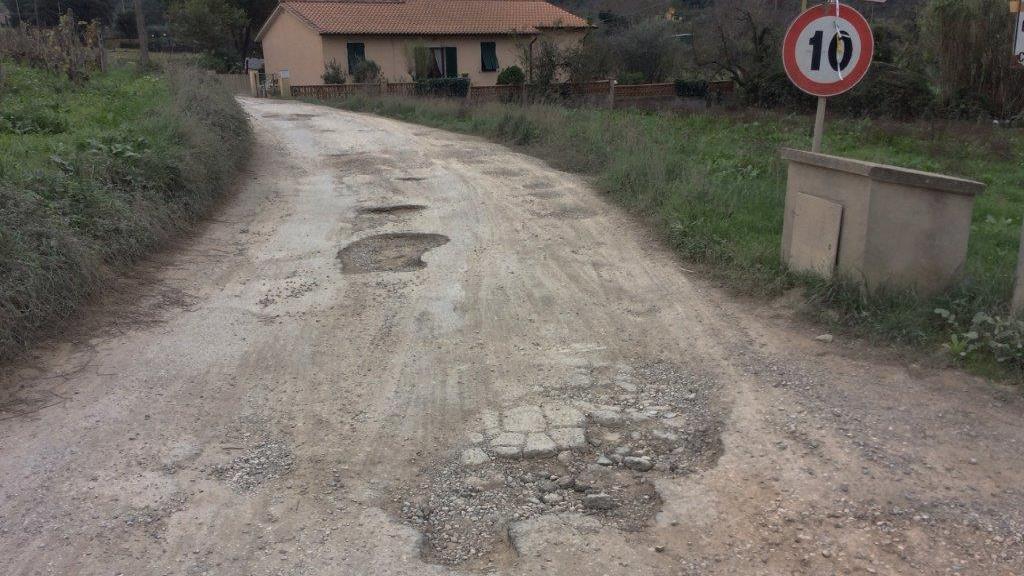 La strada di Valcarene a Portoferraio (foto di Gio' Di Stefano)