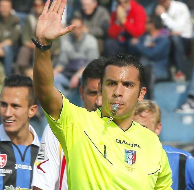 Dirige il signor Marco Piccinini di Forlì
