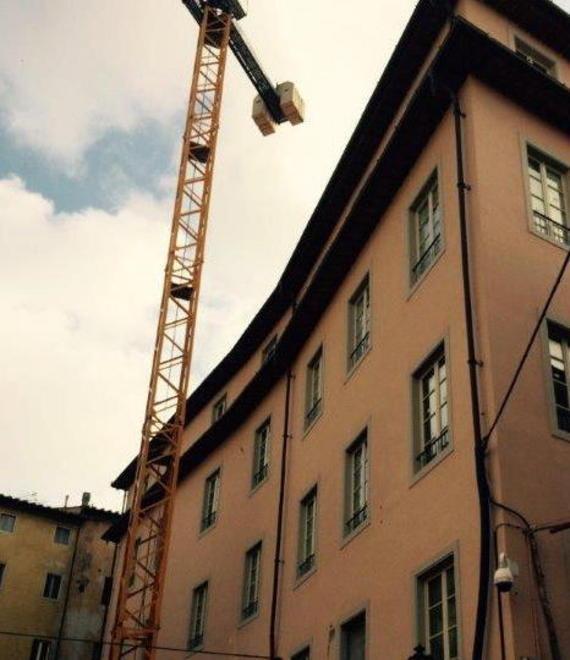 Dieci anni tra gru e impalcature 