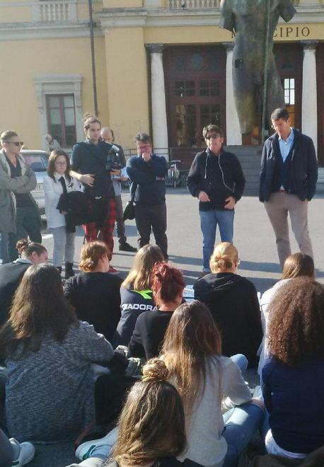 Gli studenti in piazza «Basta chiacchiere» Tensioni al corteo 
