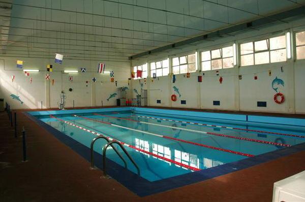 La piscina è ancora chiusa 500 sportivi all’asciutto 