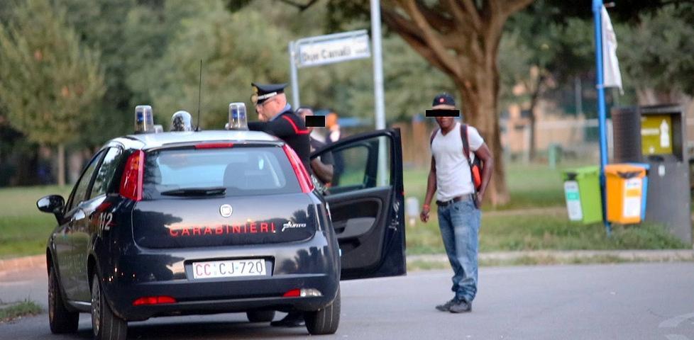 I volontari anti spaccio al parco XXII Aprile 