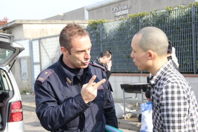 La polizia in via Toscana, dove il 25 aprile è morto Vito Sacco