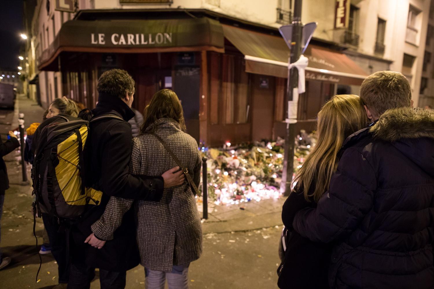 Solidarietà con le vittime dell'attacco terroristico a Parigi