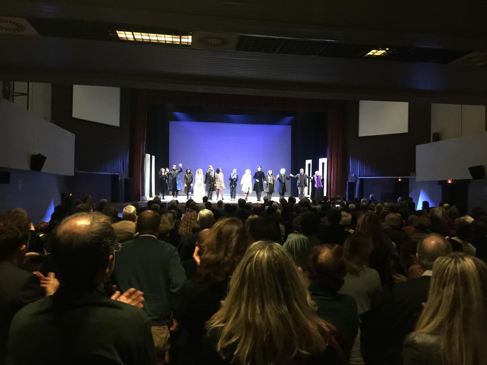 La standing ovation finale per Giorgio Albertazzi