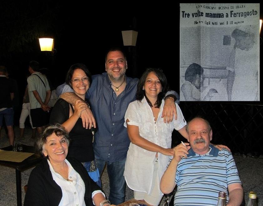 Da sinistra Rina, Loredana, Jean Pierre, Laura e Bruno festeggiano a Ferragosto 2012