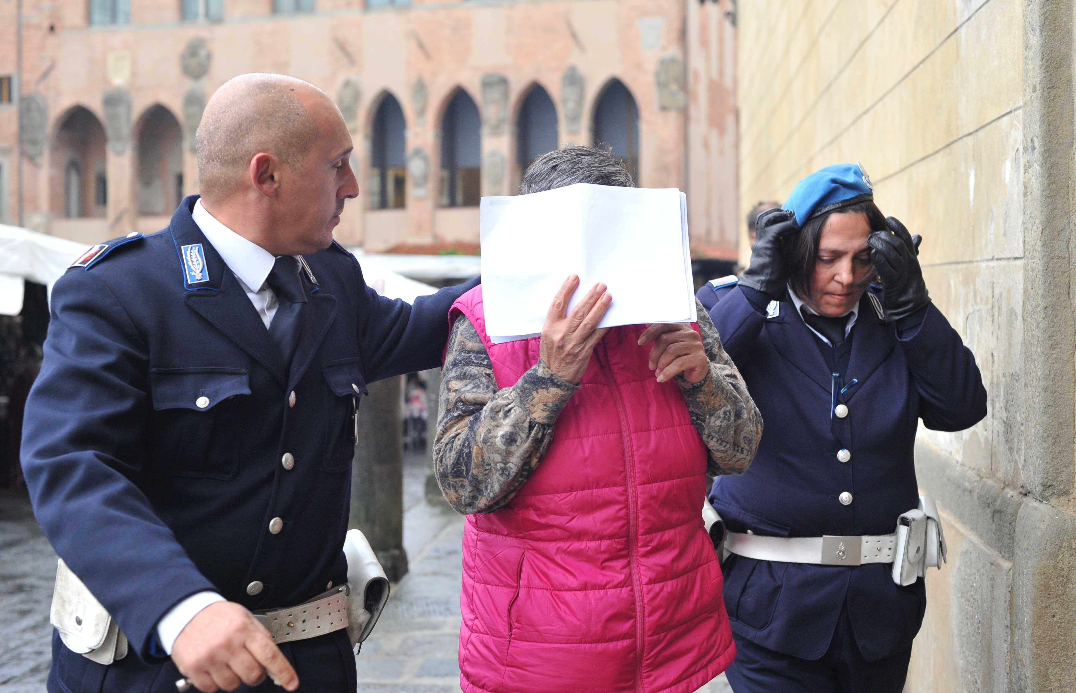 Letitia Negoi il giorno del suo interrogatorio in tribunale (foto Gori)