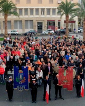 Livorno unita scende in piazza per la Francia 