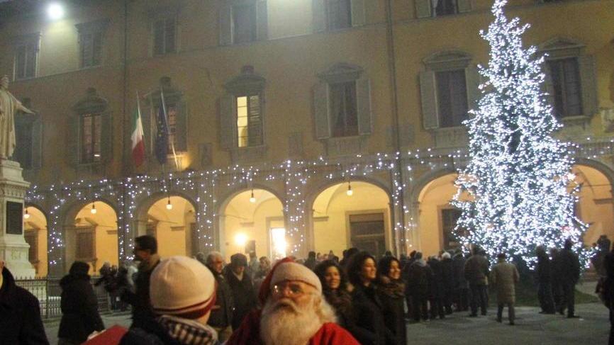 Un tappeto di luci, nevicate e musica: l’Abc del Natale