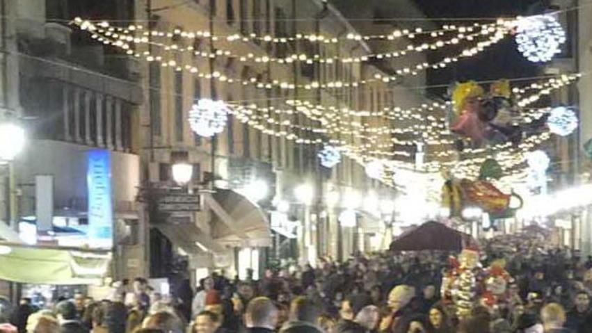 Natale, colletta flop: in Corso Italia luminarie a rischio