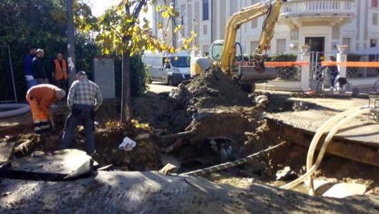 Riaperta dopo giorni la via del Secco tra le polemiche