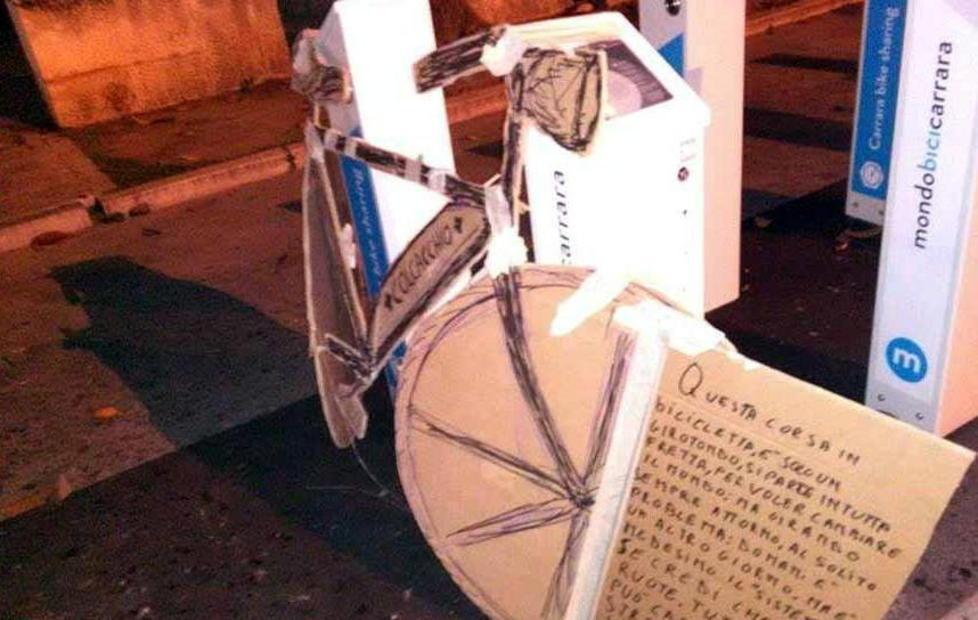Bike sharing, la prima bici è di cartone 