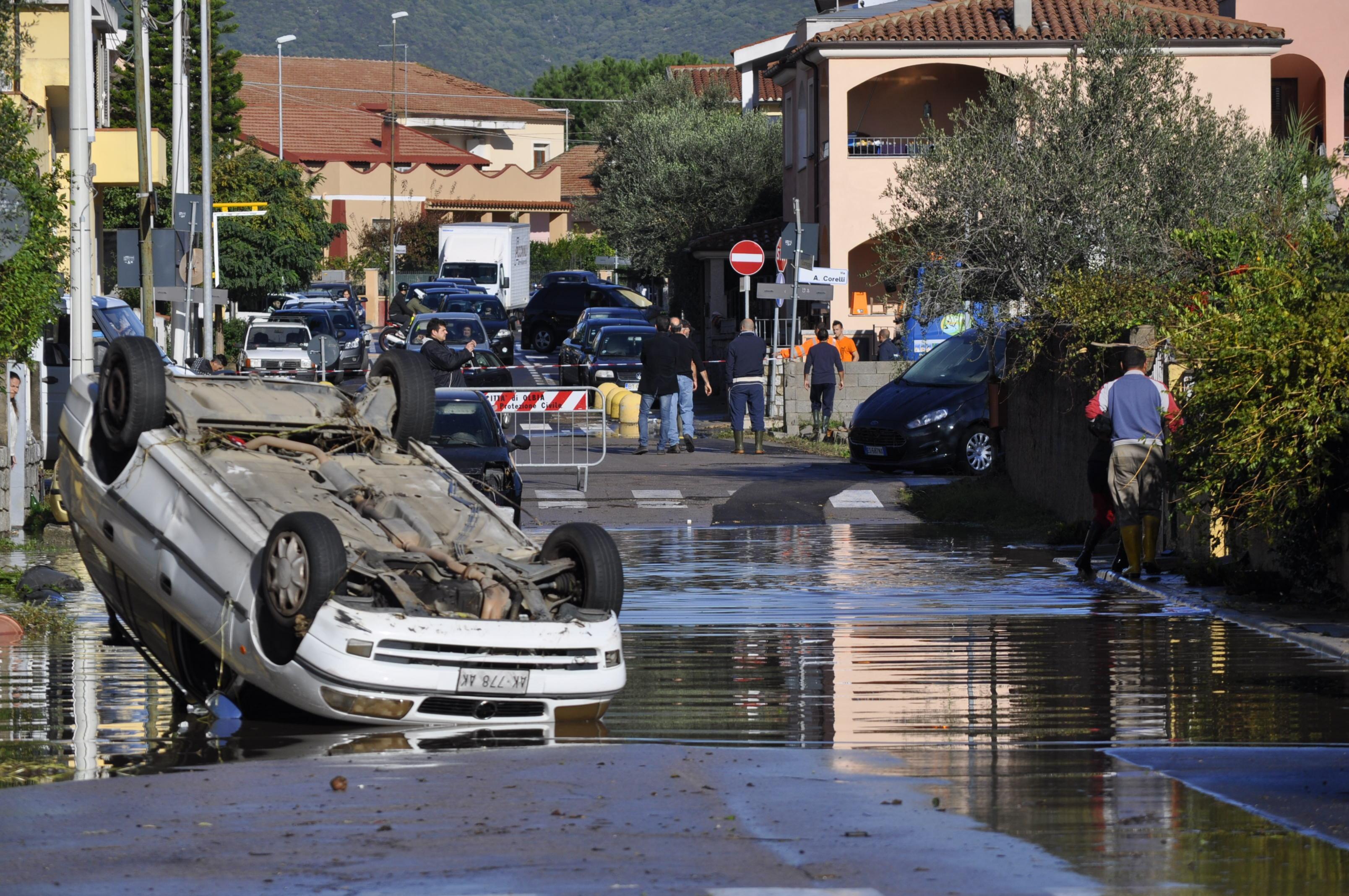 Una strada di Olbia colpita dall'alluvione del 2013
