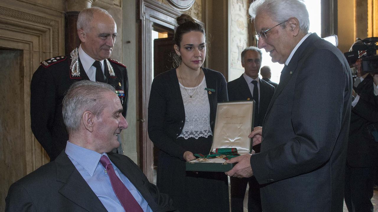 Giuseppe Giangrande riceve l'onorificenza dal presidente della Repubblica Mattarella
