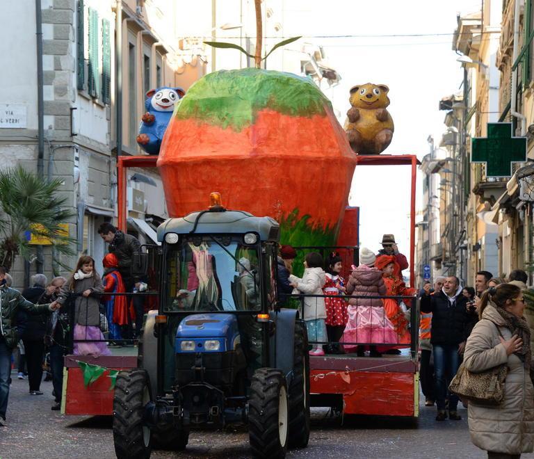 Un carnevale a ritmo di samba 