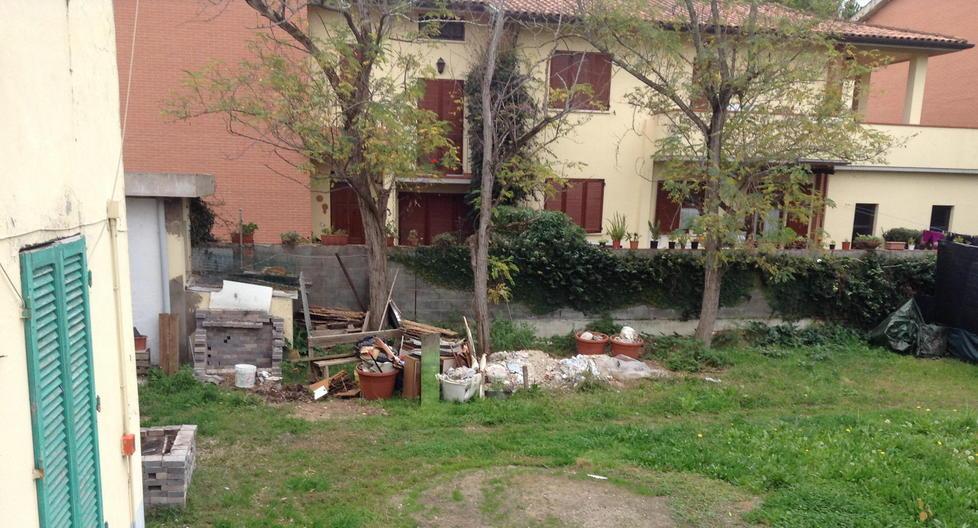 «Ci lasciano vivere in case nel degrado» 