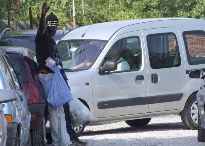 Guerra ai parcheggiatori abusivi 