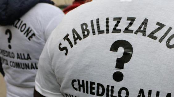I sindacati: «Oltre al danno anche la beffa»
