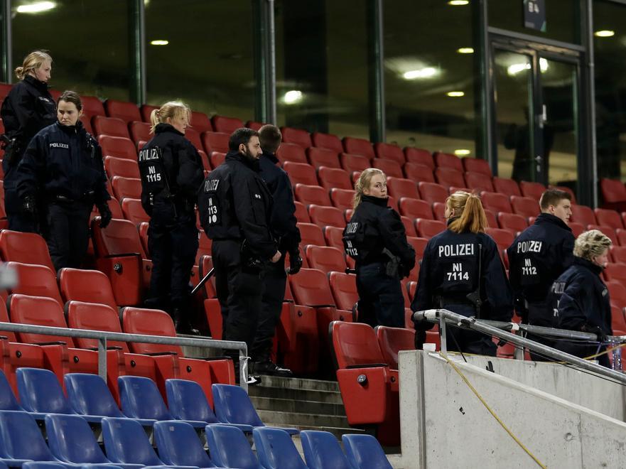 Hannover, stadio evacuato Trema anche la Germania 