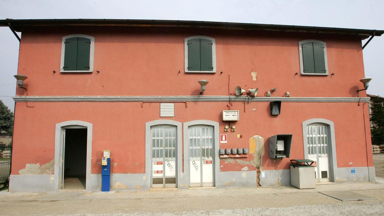 Cavi Telecom sulla ferrovia, treni fermi a Scandiano