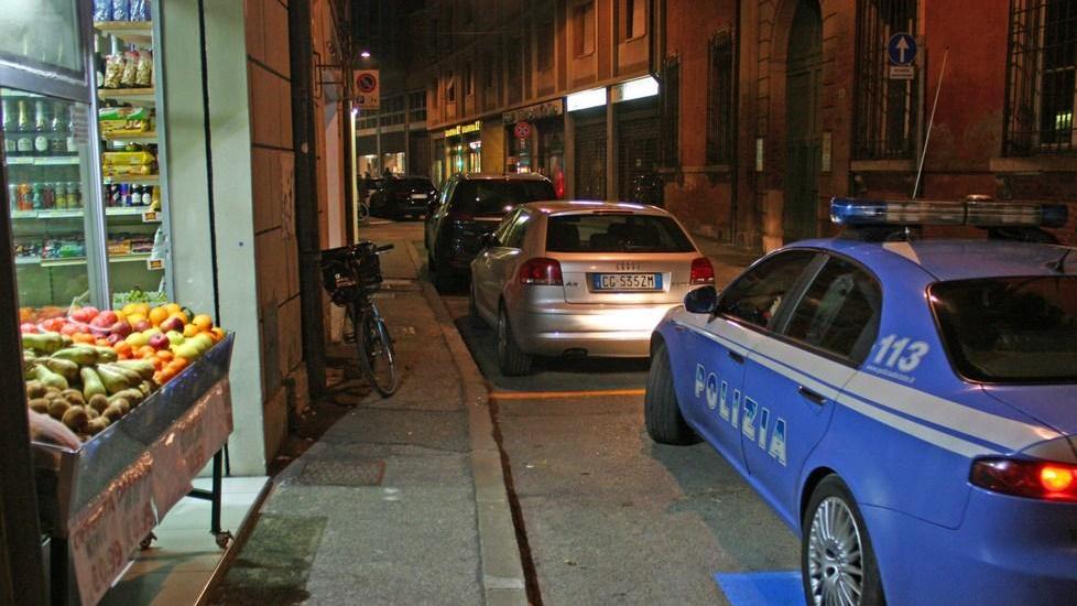 Rapina a Ferrara: sembrava solo un cliente, poi mi ha puntato l’arma