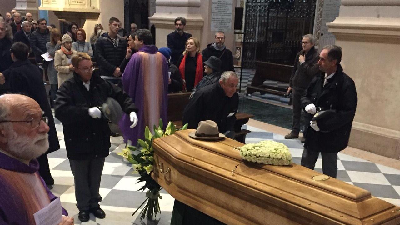 Duomo di Reggio Emilia gremito per l'addio ad Alberto Agazzani