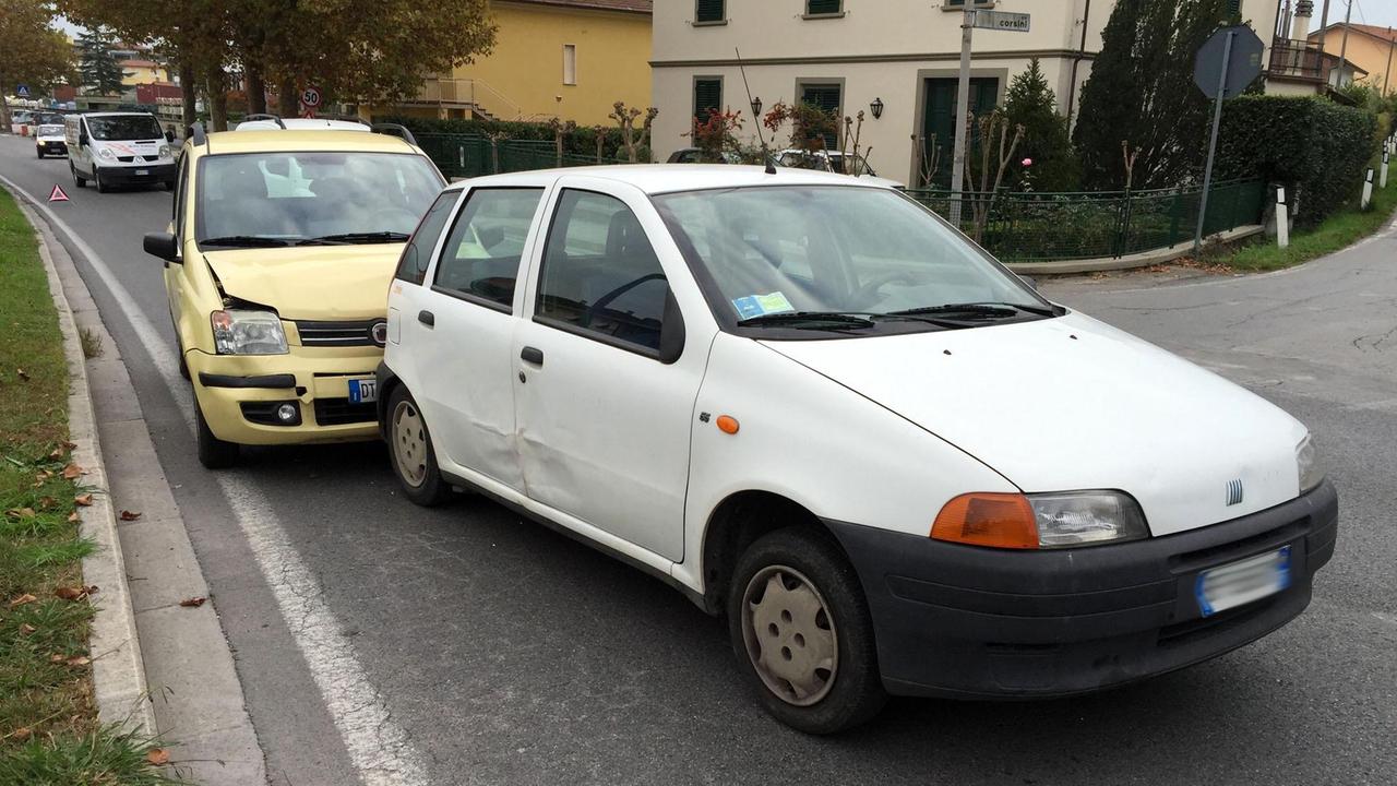 Le due auto coinvolte nell'incidente (foto Nucci)