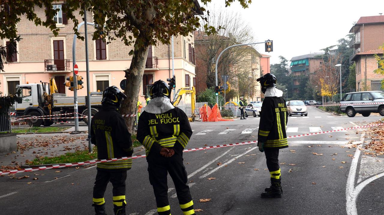 Fuga di gas a Modena: strada chiusa e disagi tra via Vignolese e via Cucchiari