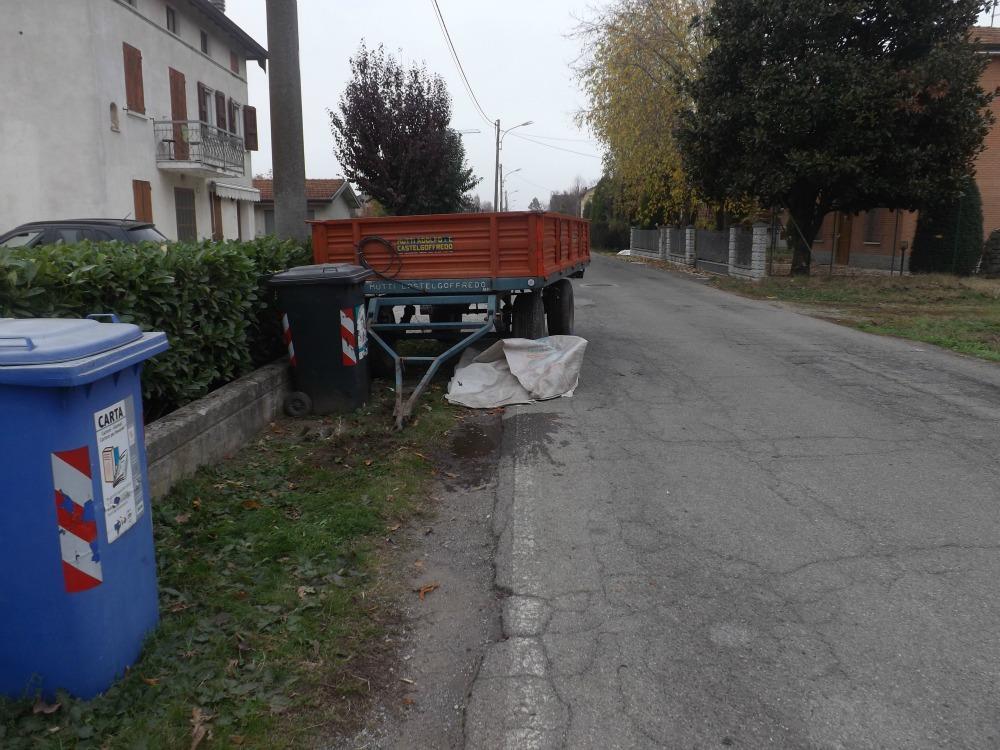 Un trattore perde il carro e travolge anziana di 83 anni 