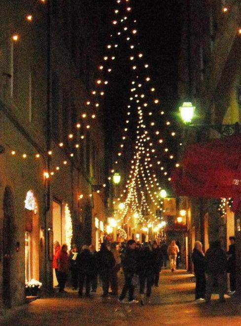 Pattinaggio, musica e mercatini: gli eventi di Natale e Capodanno 