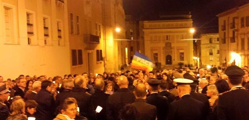 Fiaccolata per dire no al terrorismo