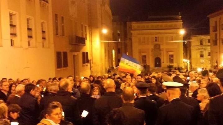 Fiaccolata per dire no al terrorismo