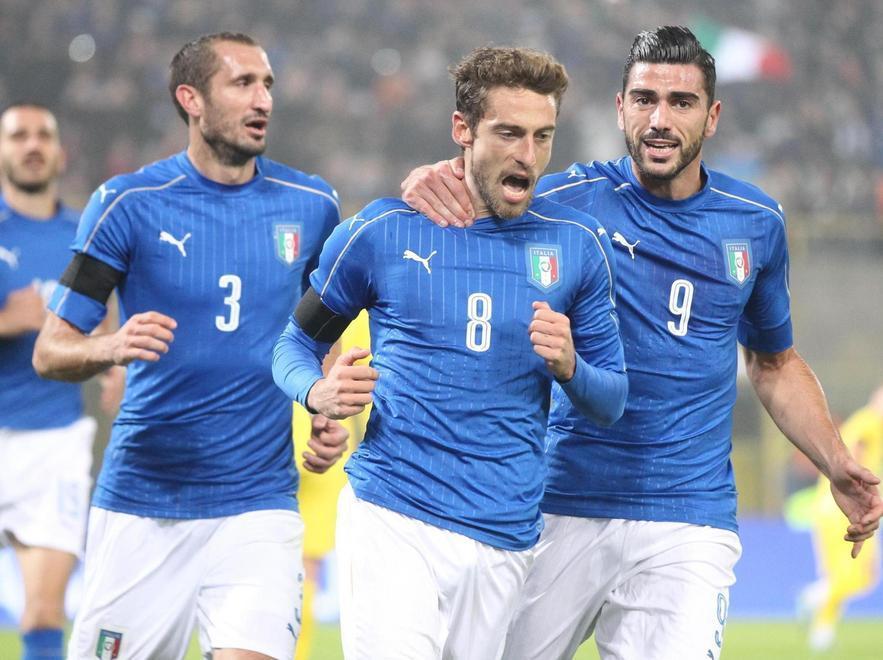 L’Italia scricchiola dietro, Conte su tutte le furie 