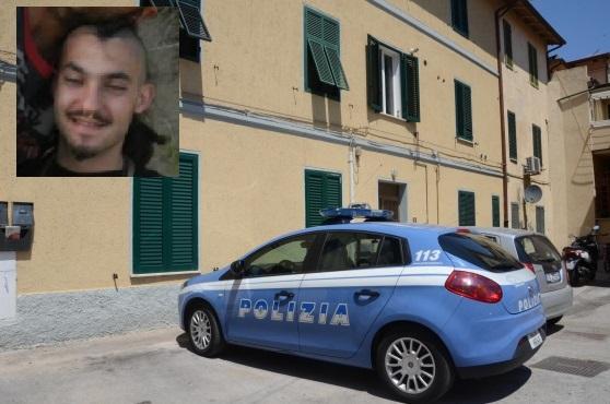 La palazzina dove è stato trovato morto Saverio Frulloni (nel riquadro)
