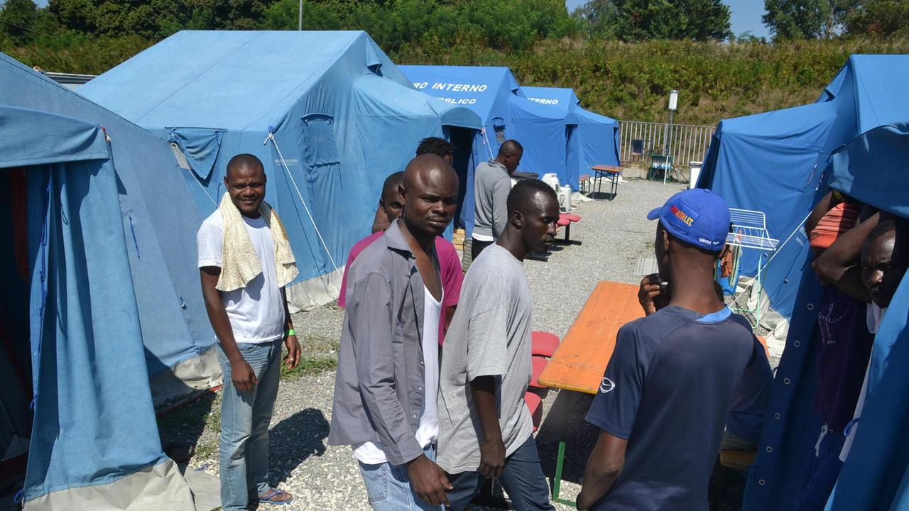 Migranti, nuovo bando della prefettura per cercare alloggi