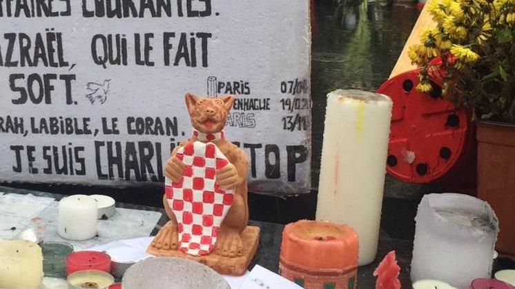A Parigi la statuetta del Micco "pacifista"