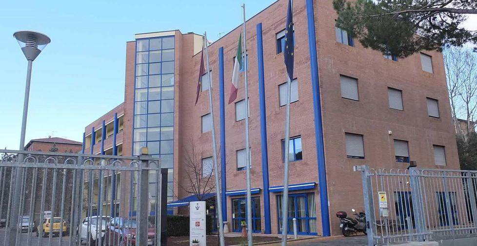 Dal sogno della maxi sede al collasso 