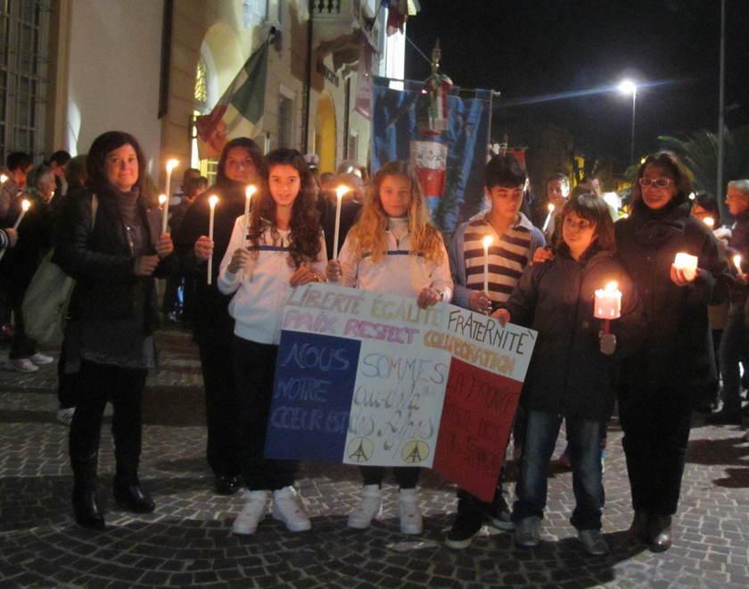 Fiaccole per la pace sulla Sarzanese 