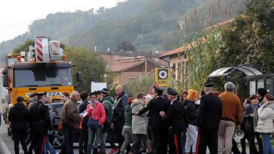 Albianesi in Provincia Oggi corteo in strada