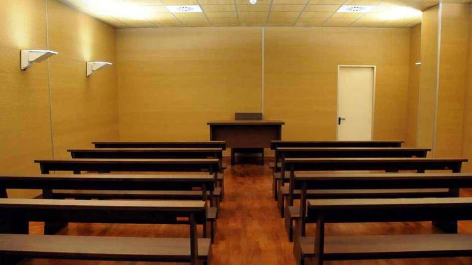 Baruffa sul crocefisso nella sala di preghiera