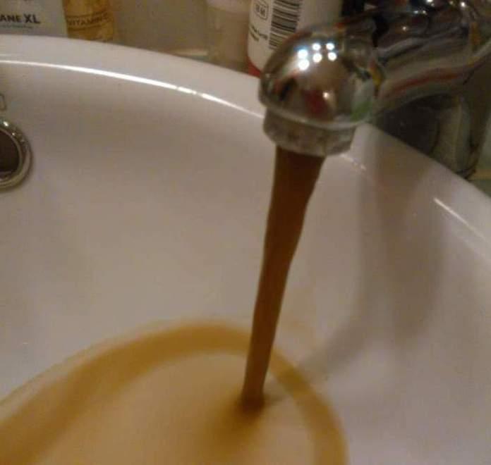 Acqua al manganese, il Movimento 5 Stelle chiede al sindaco un’assemblea pubblica