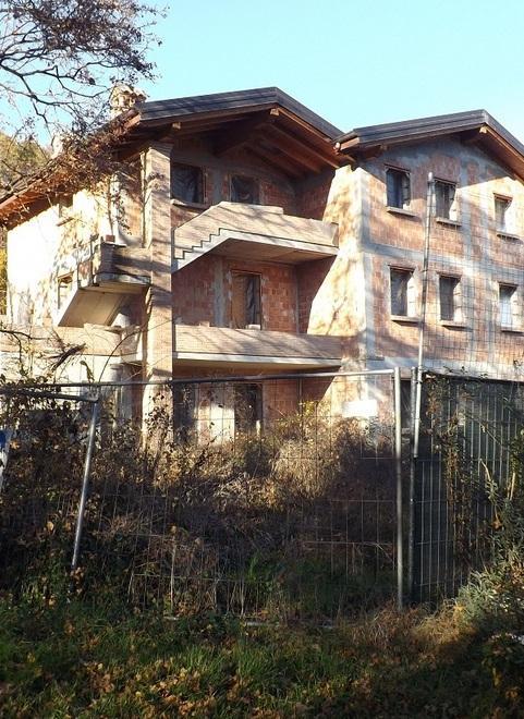 Casa Fenocchi, il giudice decide sui testi
